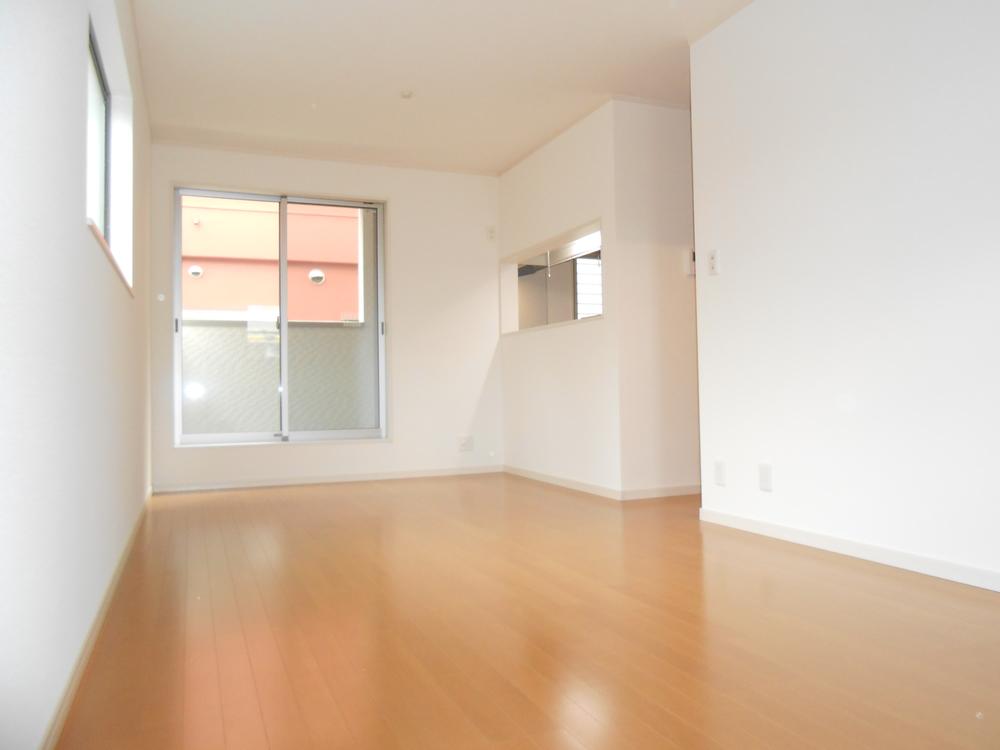 Living. We have a living room spacious.