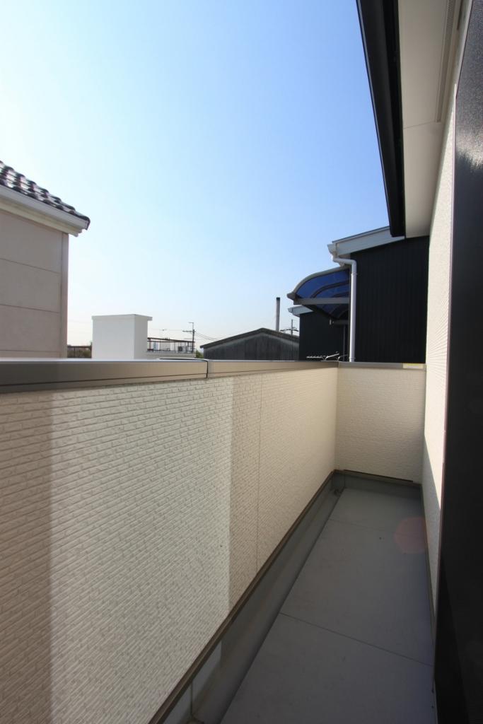 Other introspection.  ◆ balcony