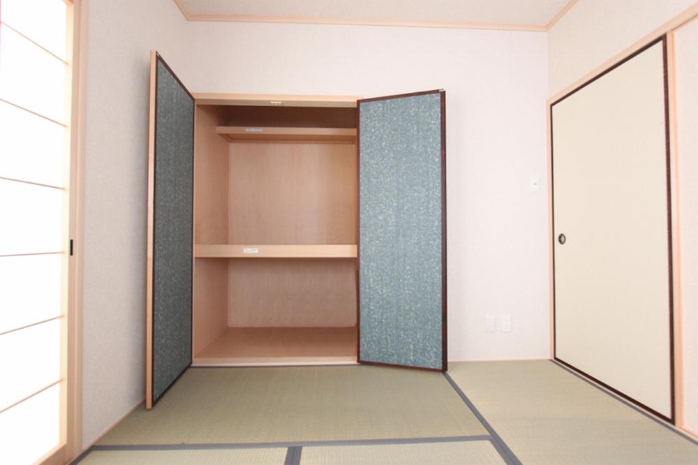 Receipt.  ◆ Japanese-style room Armoire