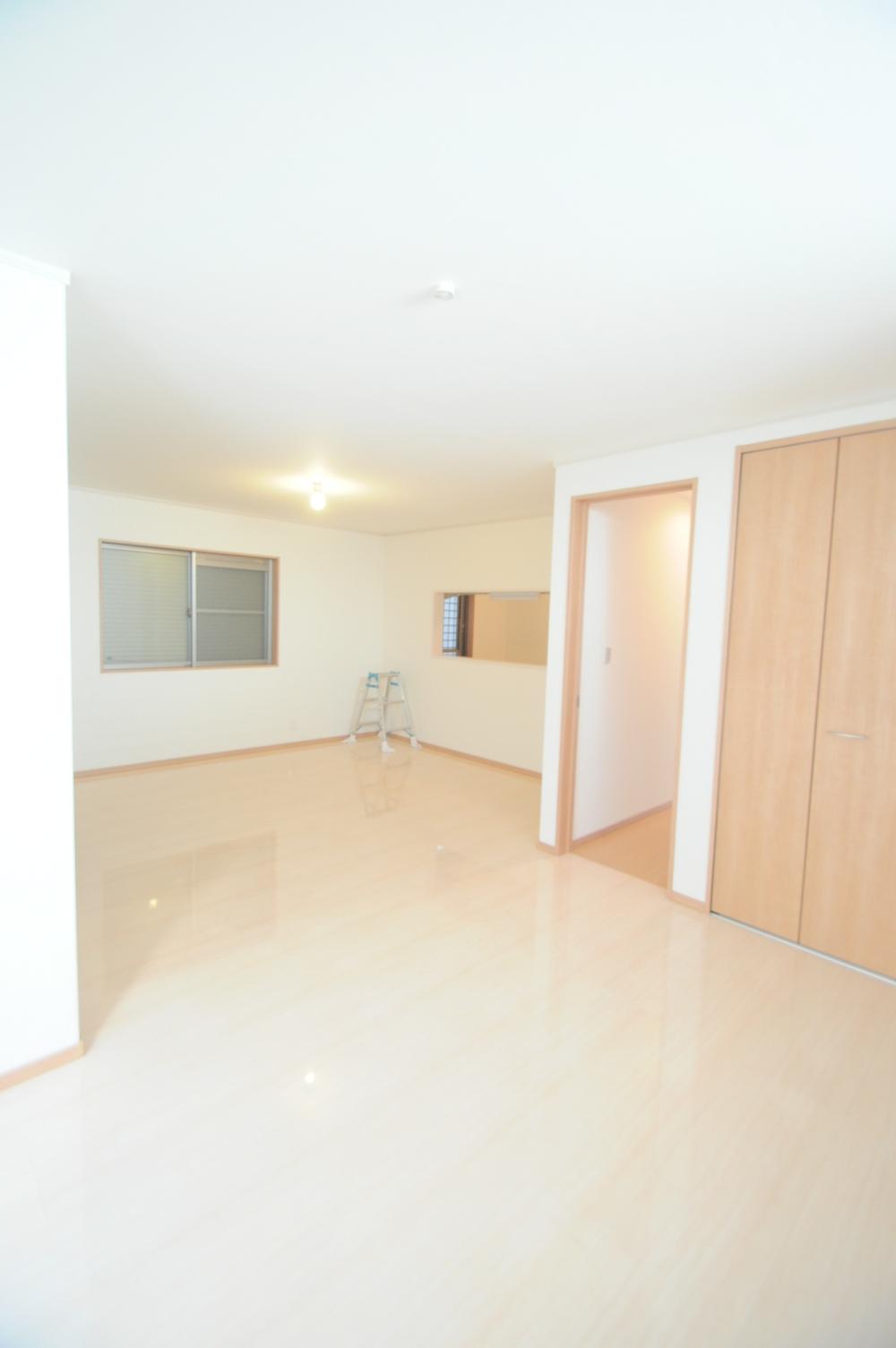 Same specifications photos (living). The company example of construction (you can choose)