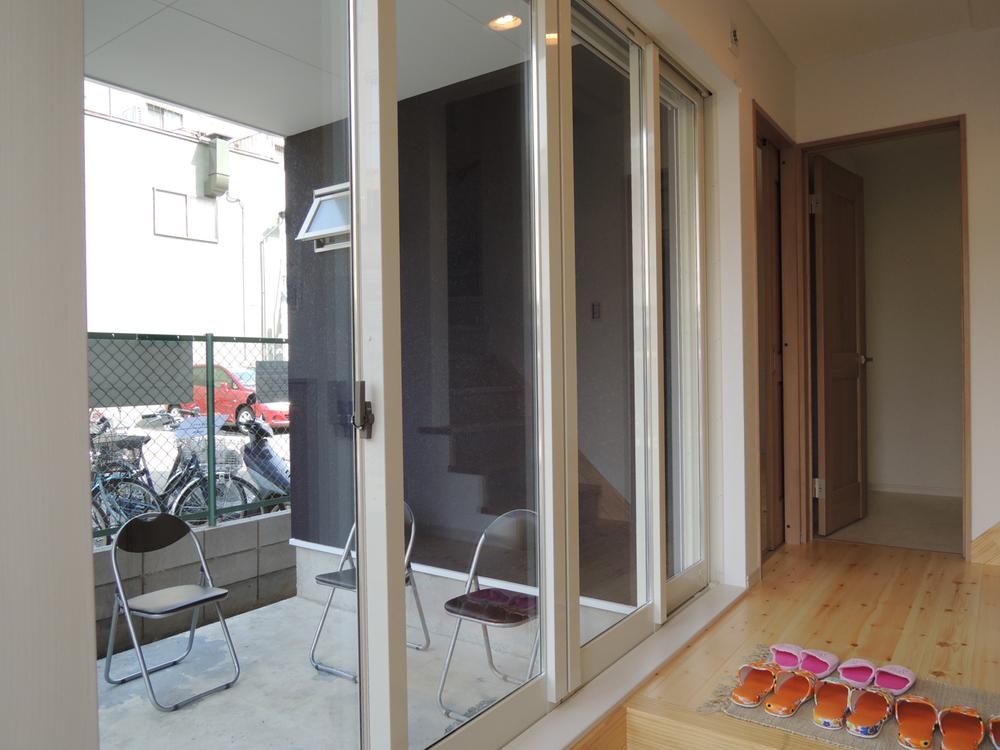 Entrance. Can you use it the garage part as a terrace.