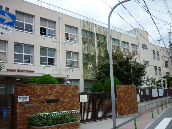 Primary school. Nishiawaji until elementary school 200m