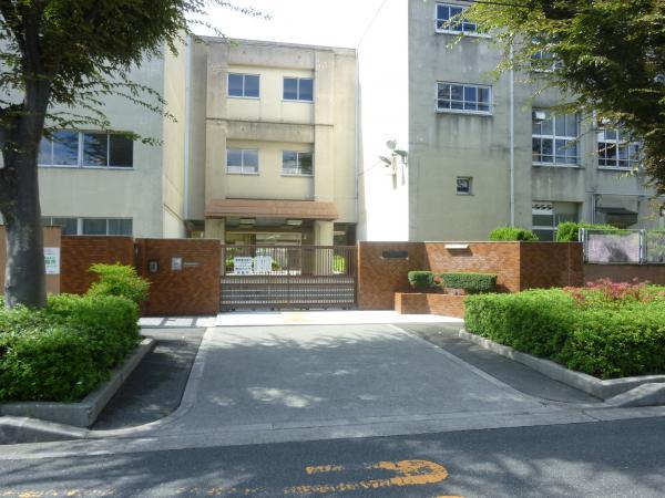 Junior high school. 700m to Awaji junior high school