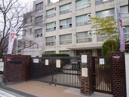 Primary school. 651m to Osaka Municipal Shimoshinjo Elementary School