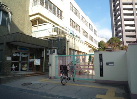 kindergarten ・ Nursery. 657m to Osaka Municipal Nishiawaji first nursery