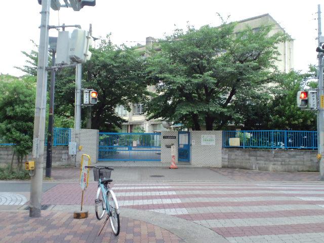 Primary school. 790m to Osaka Municipal Hoshin Elementary School