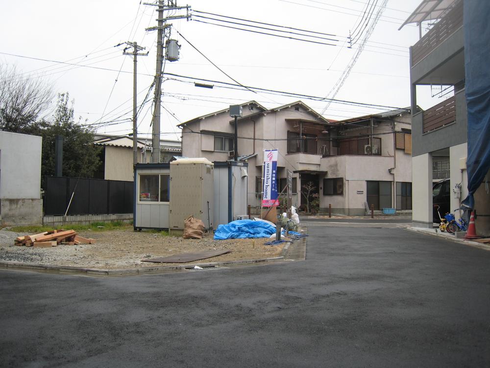 Other local. Site photo Hit the afternoon sun, West corner lot that can achieve the warm space. Now on sale.