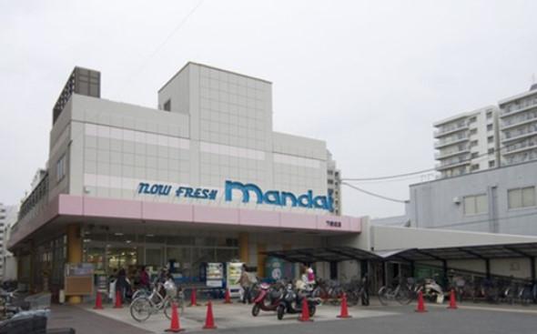 Shopping centre. 8 minutes by bicycle up to 1171m Izumiya to Izumiya Kami Shinjo shopping center