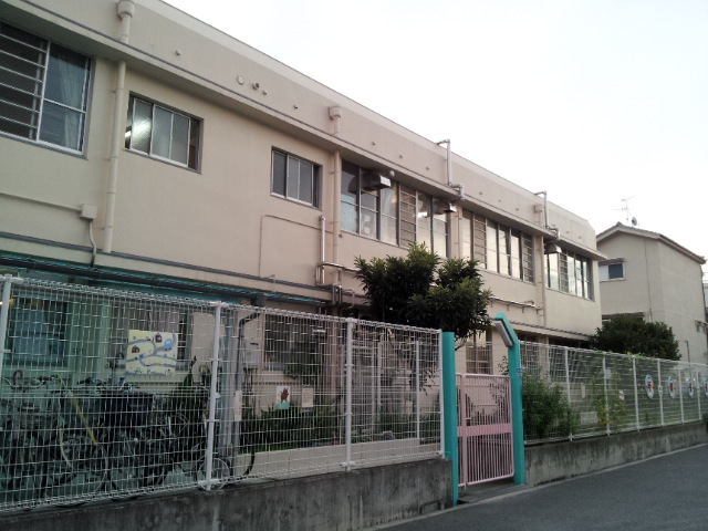 kindergarten ・ Nursery. Kire nursery school (kindergarten ・ 428m to the nursery)