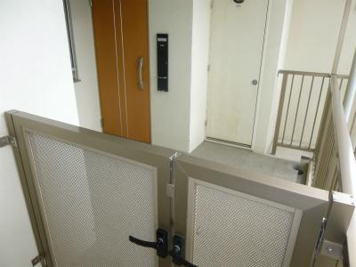 Entrance. Local (June 2013) Shooting