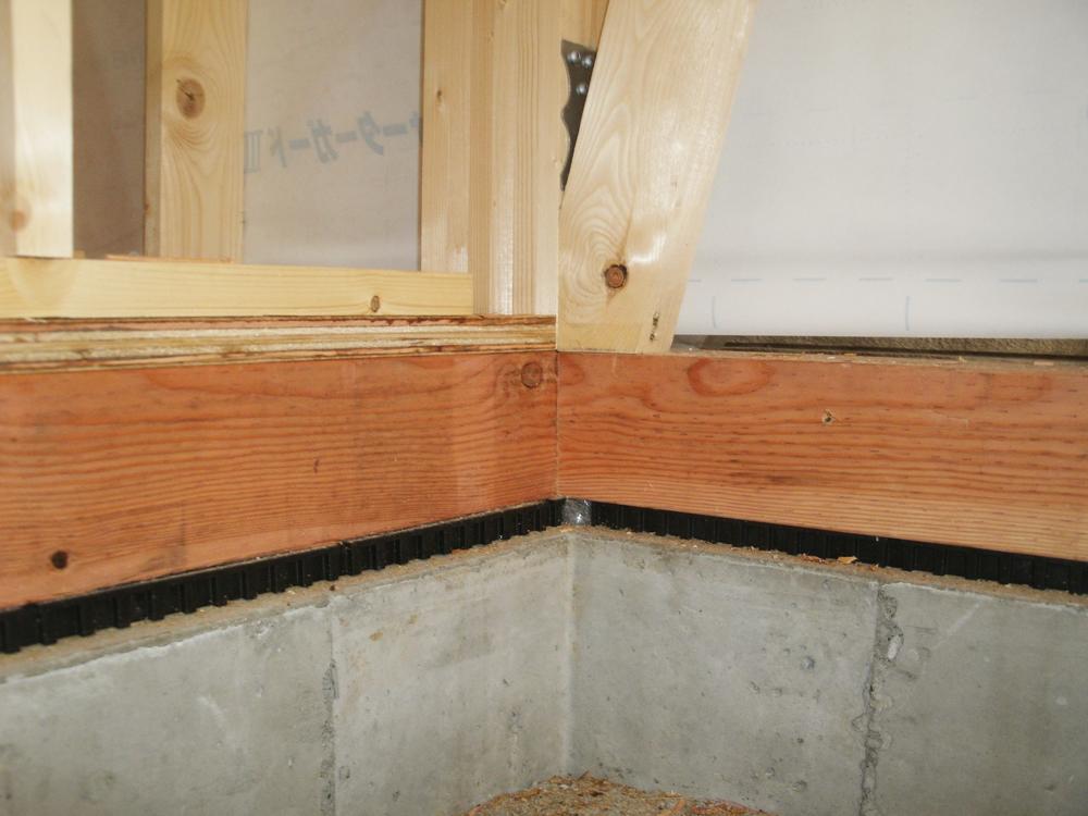 Other. Instead of providing a partial ventilation openings, All around the foundation was realized under the floor the entire circumference ventilation to be in the path of the air by the foundation packing method.  [Other construction site]