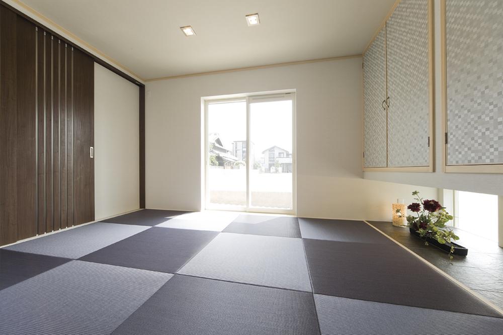  [Japanese-style room] Entrance near the independent Japanese-style room, Guidance of a sudden your customers is smooth. Also likely to unwind as well as accommodation space of your parents and customers. Production also modern with large windows and down lights.. Japanese style room