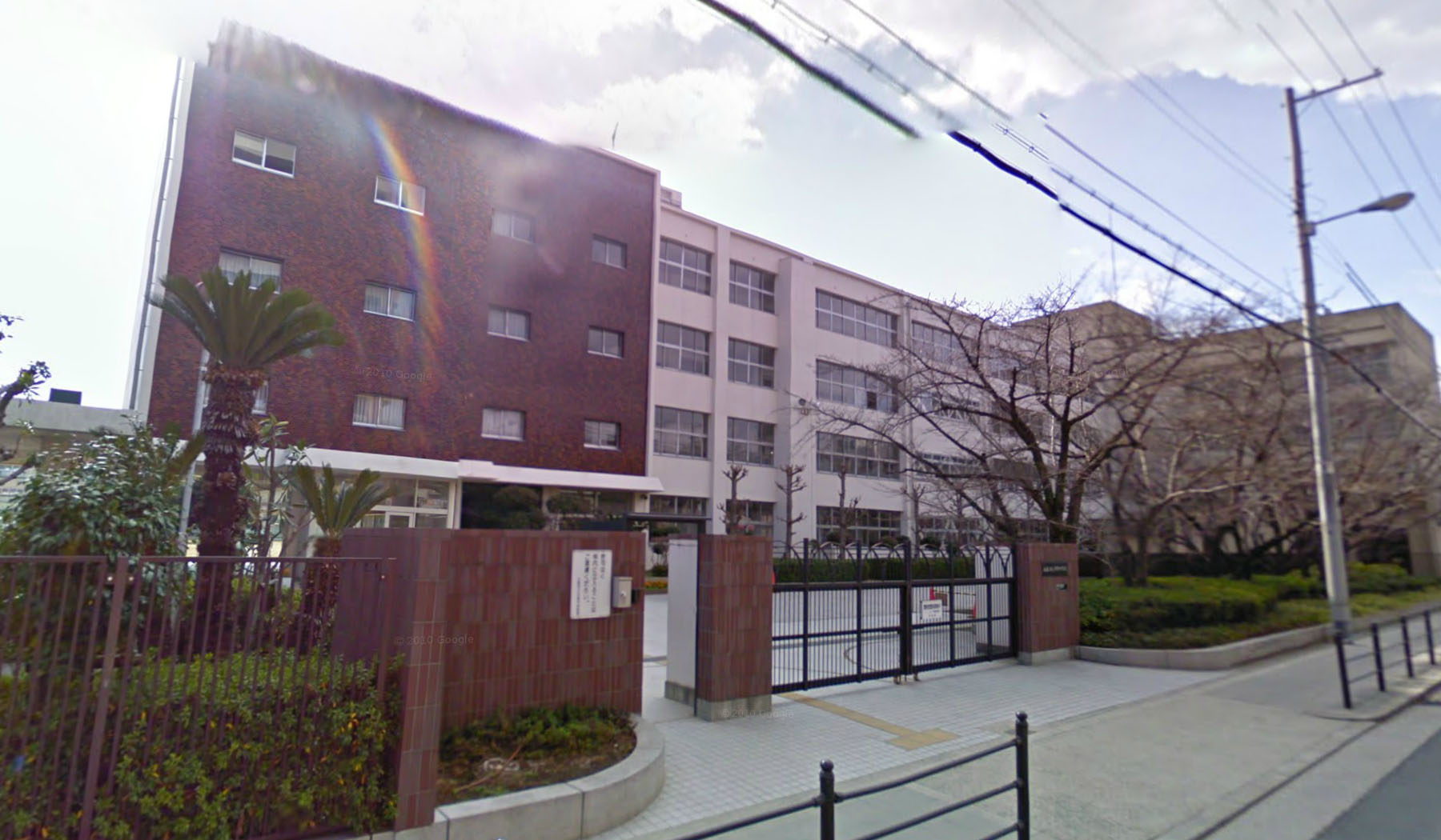 Junior high school. 451m to Osaka Municipal plains junior high school (junior high school)