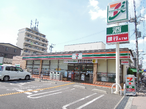 Convenience store. Seven-Eleven Osaka Kamihigashi 4-chome up (convenience store) 156m