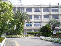 Junior high school. 1000m to Osaka Municipal Nagayoshirokutan junior high school