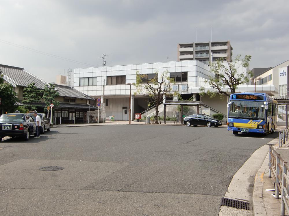 station. JR Kansai Main Line to "plain" station 850m