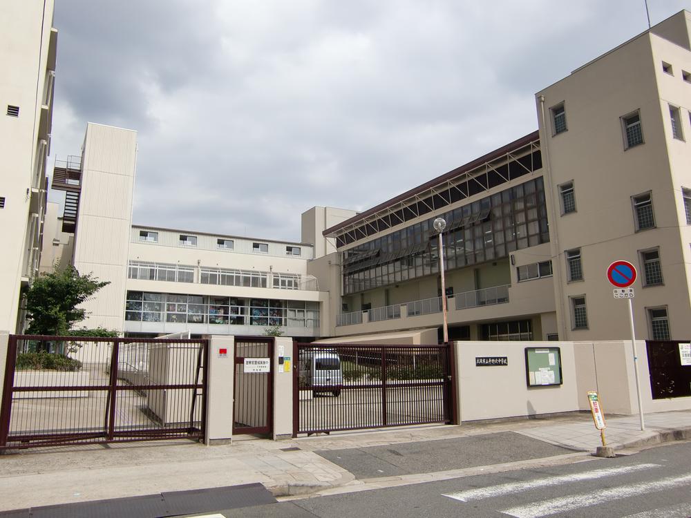 Junior high school. 500m to Osaka Municipal Hiranokita junior high school