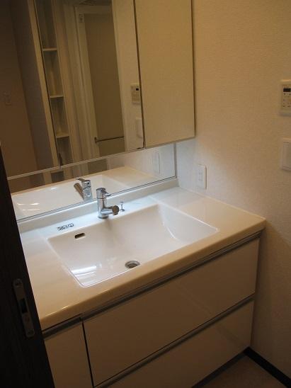 Wash basin, toilet. bathroom.