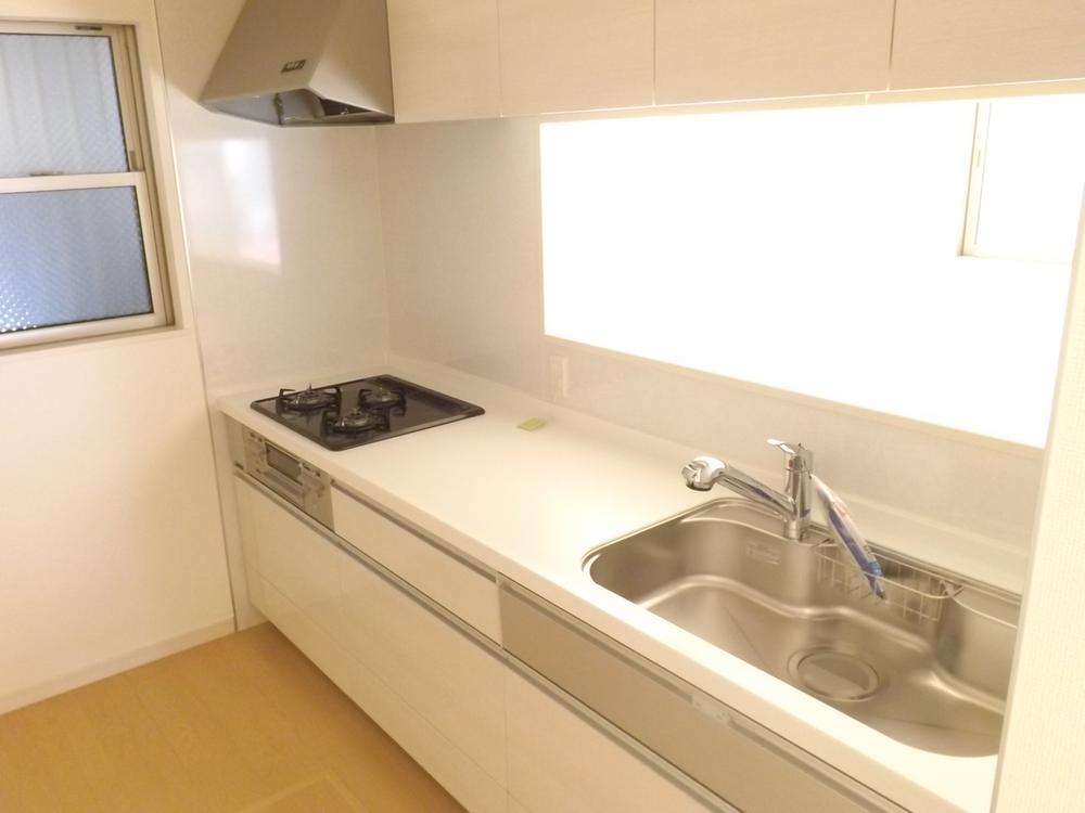 Kitchen. Local photo (kitchen) Slide storage, Water purification function shower faucet