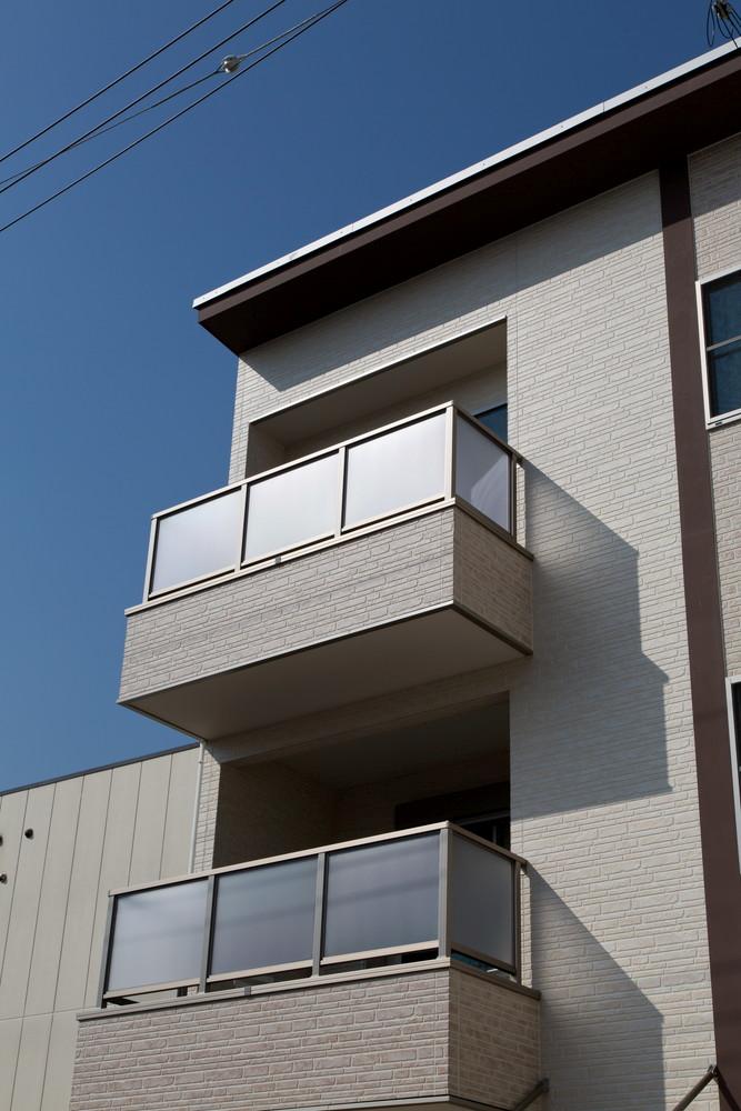 Local appearance photo. Balcony following the second floor living room is like outdoor living. The third floor balcony facing the main bedroom also happy (No. 9 land model house)