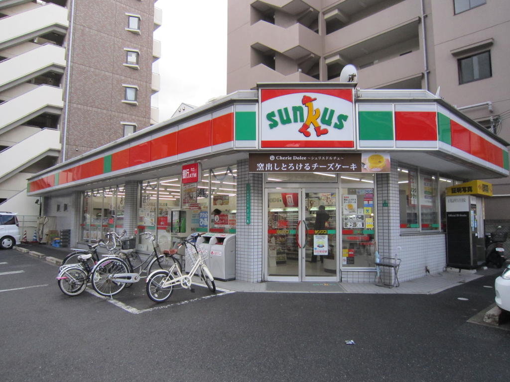 Convenience store. 313m until Thanksgiving Plain Western 6-chome (convenience store)