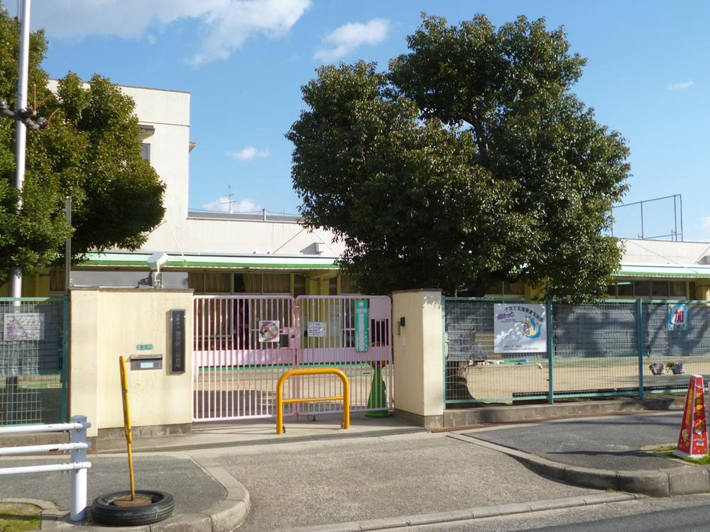 kindergarten ・ Nursery. Osaka Municipal Kami 100m until the third nursery