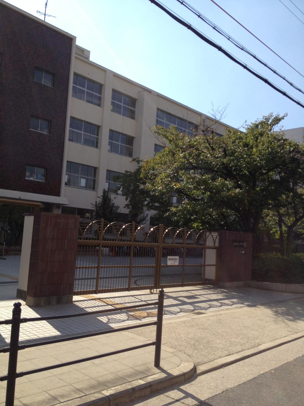 Junior high school. 331m to Osaka Municipal Hirano Junior High School