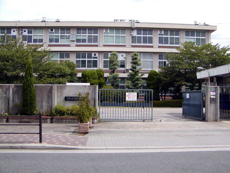 high school ・ College. Higashi Sumiyoshi Comprehensive High School (High School ・ NCT) to 688m