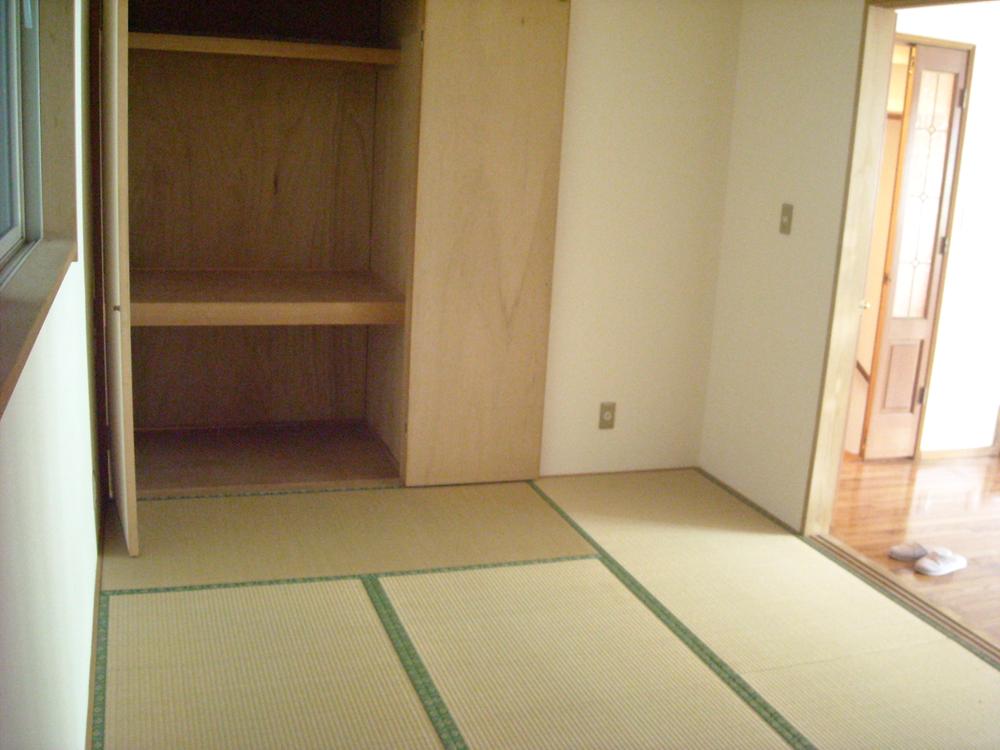 Non-living room. Serene Japanese-style room 7.5 quires. 