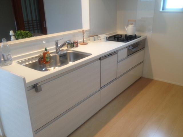 Other. Adopted a system kitchen with an emphasis on functionality, Color selection is also substantial.