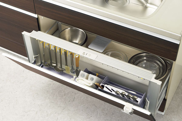 Kitchen.  [Door pocket] Door pocket can be stored together small items such as kitchen accessories are provided (same specifications)