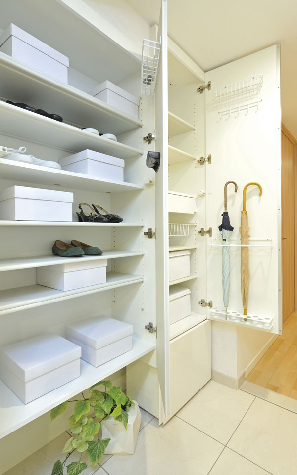 Receipt.  [Shoe box] Family of shoes and umbrella ・ It can efficiently hold up small parts, It is a large shoe box of tall type with shelves of movable (same specifications)