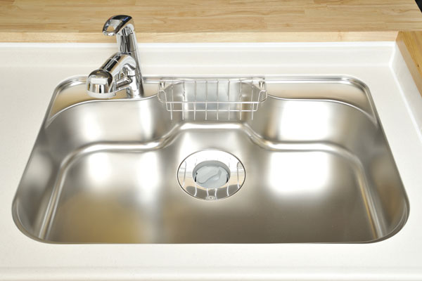 Kitchen.  [Wide silent sink] It is easy to wash sink of wide-size, such as pot, Water is quiet specification to reduce the I sound (same specifications)