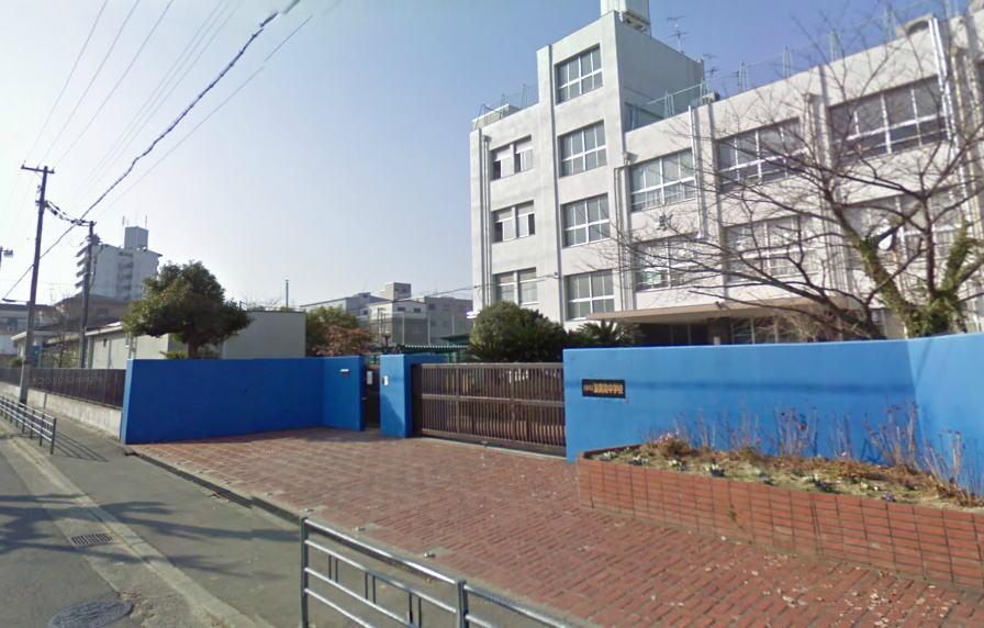 Junior high school. 411m to Osaka Municipal Kamiminami junior high school