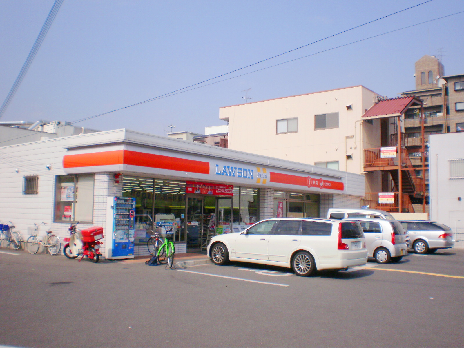 Convenience store. 579m until Lawson plus Uriwari store (convenience store)