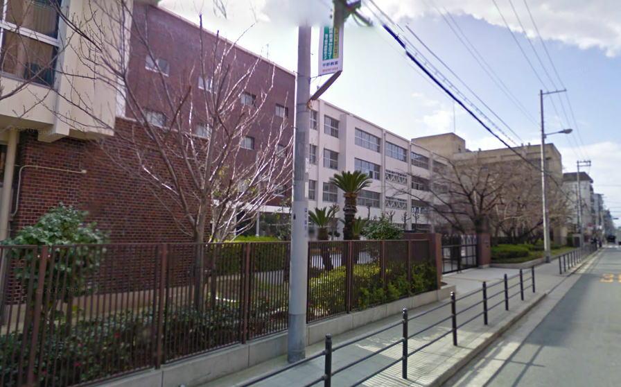 Junior high school. 162m Osaka Municipal Hirano Junior High School until the Osaka Municipal Hirano Junior High School