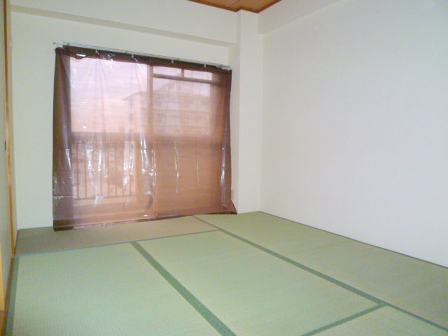 Living and room. Japanese-style room 6 quires