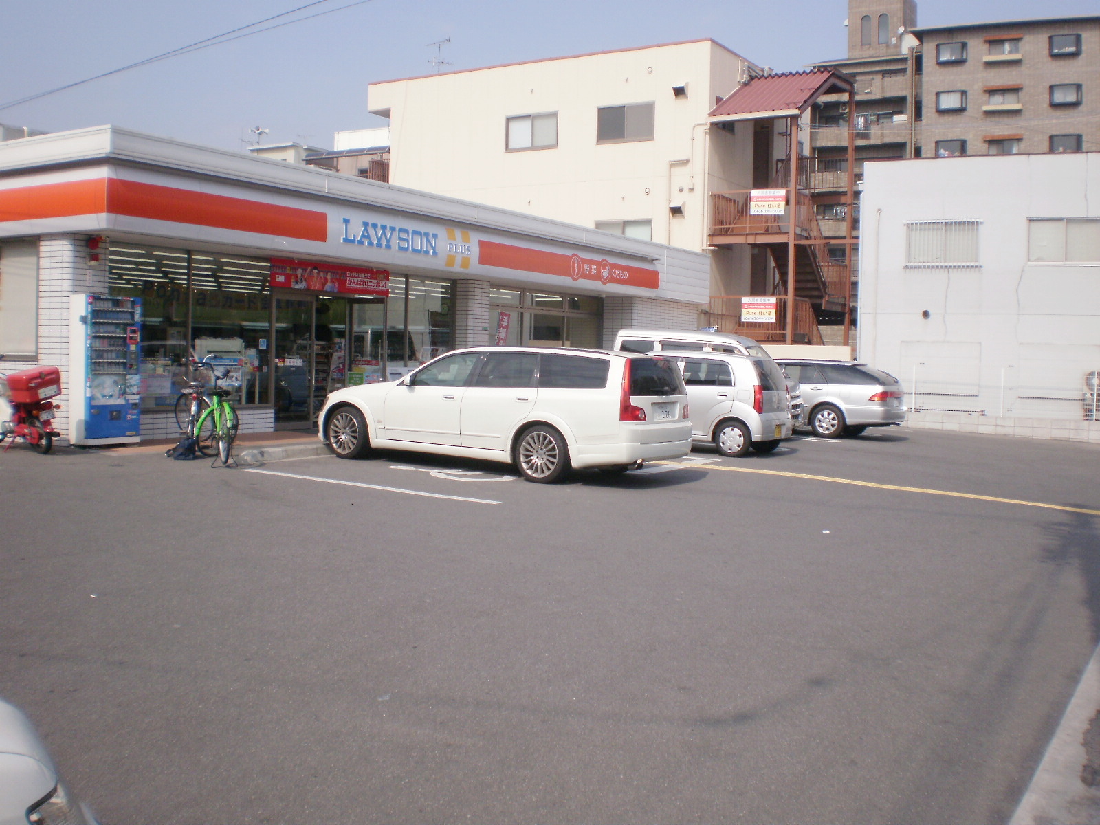 Convenience store. 367m until Lawson plus Uriwari store (convenience store)