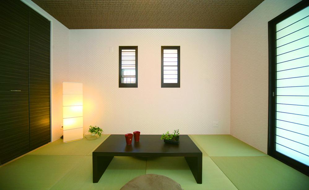 Building plan example (introspection photo). Gently insert the light shine on the green of the Japanese-style room. Also you in the room to Appetizer, Even big time stretch out on the tatami, Usage is freely. When you want to calm the mind, Please enjoy the flow of the time of the sum. 