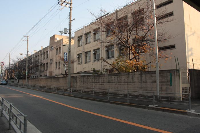 Primary school. Osaka City Hiranominami up to elementary school (elementary school) 395m