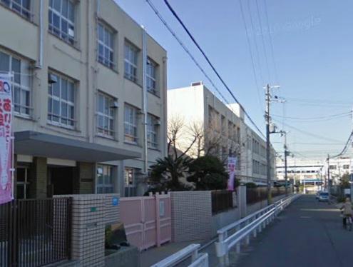 Primary school. 290m to Osaka Municipal Uriwari Elementary School
