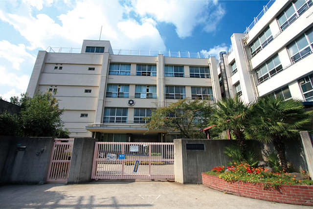 Primary school. Kamihigashi 250m up to elementary school (elementary school)