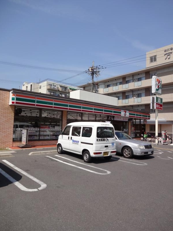 Convenience store. Seven-Eleven Osaka Kamihigashi 4-chome up (convenience store) 134m