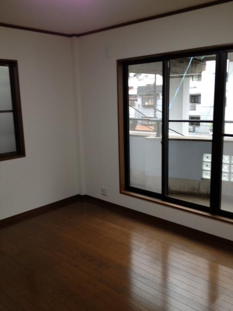 Non-living room. 3 Kaiyoshitsu, It is bright, south-facing