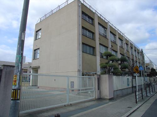 Primary school. 288m to Osaka Municipal Higashikoji Elementary School   Elementary school within walking distance. School children also safe.