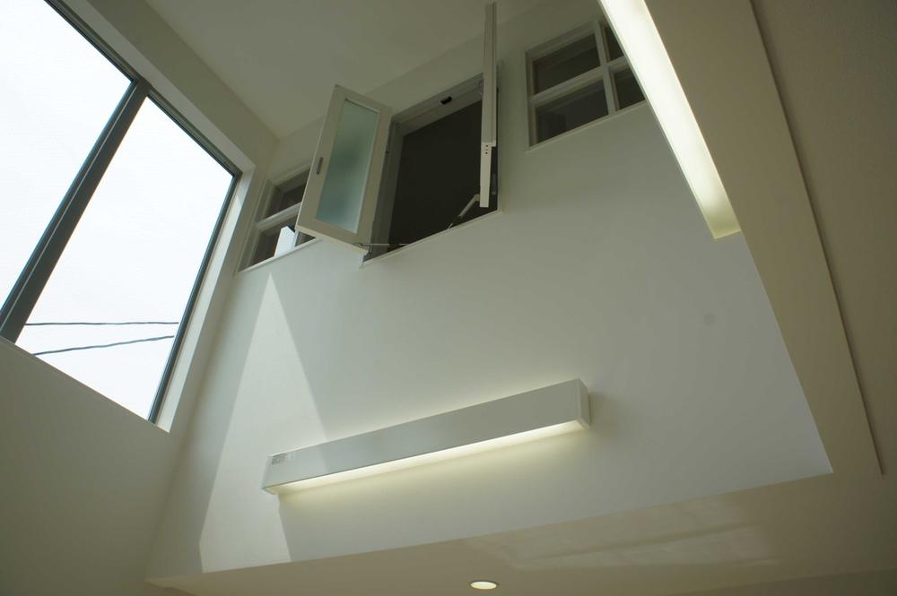 Same specifications photos (Other introspection). Same specifications Atrium construction cases