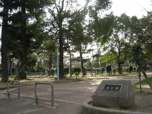 park. 742m is a very large park to Tatsumi Park.  Playground equipment There is also a lot.