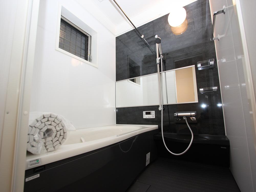 Same specifications photo (bathroom)