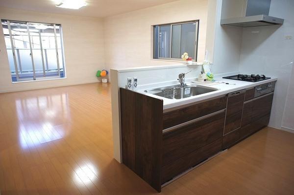 Same specifications photo (kitchen). You can feel your family familiar face-to-face kitchen where you can enjoy a conversation