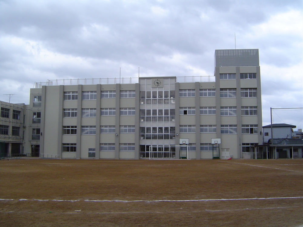 Junior high school. 1161m to Osaka Municipal Tsuruhashi junior high school (junior high school)